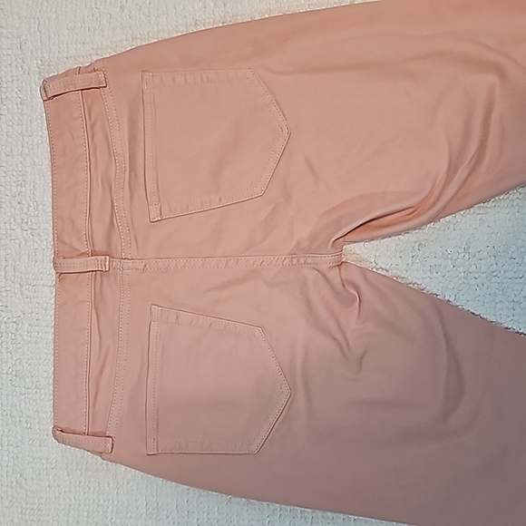 Barbie pink Ana ripped jeans. Beautiful pair of jeans. - Picture 5 of 7